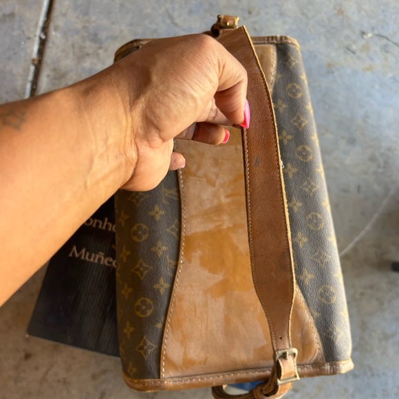 Vintage Louis Vuitton Cosmetic Travel Case - Picture 3 of 6